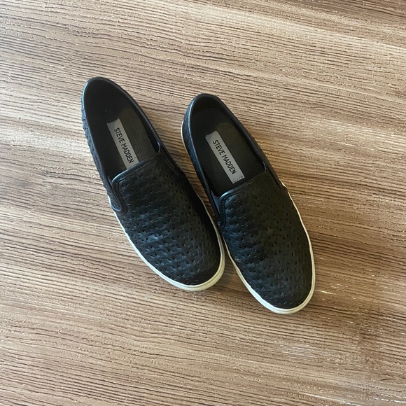 Steve Madden eventts Black sneakers perforated 7.5 - Picture 7 of 7